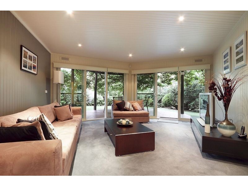 2 St Georges Court, Glen Waverley VIC 3150