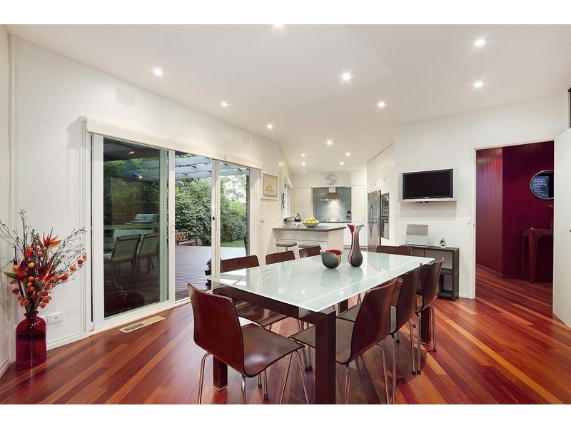 2 St Georges Court, Glen Waverley VIC 3150