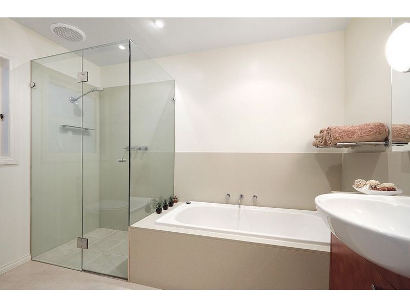 2 St Georges Court, Glen Waverley VIC 3150