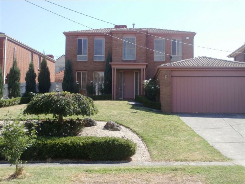 32 Elmwood Crescent, Glen Waverley VIC 3150