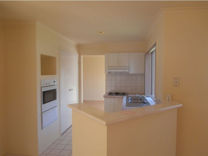 32 Elmwood Crescent, Glen Waverley VIC 3150