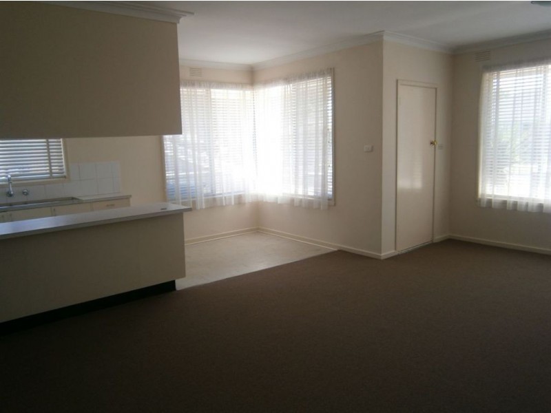 1/16 Koonalda Grove, Dandenong North VIC 3175