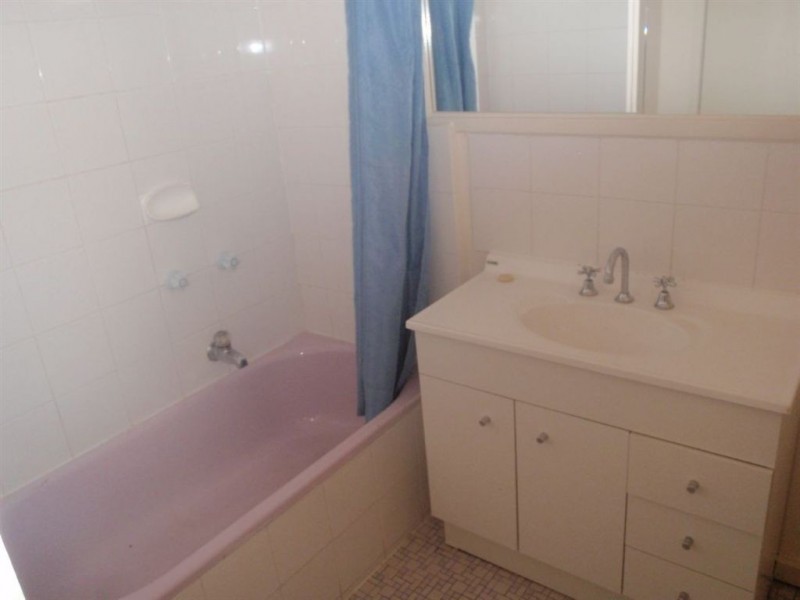 1/16 Koonalda Grove, Dandenong North VIC 3175