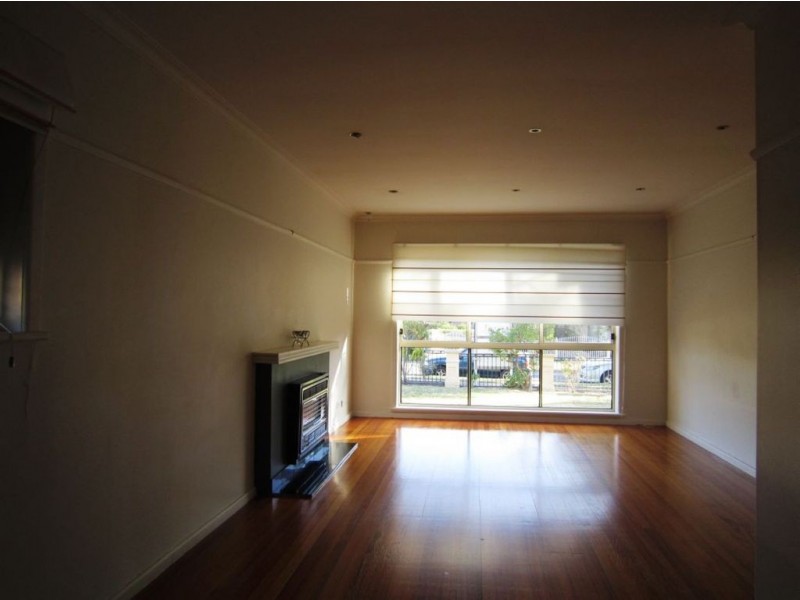 37 Seaview Crescent, Mulgrave VIC 3170