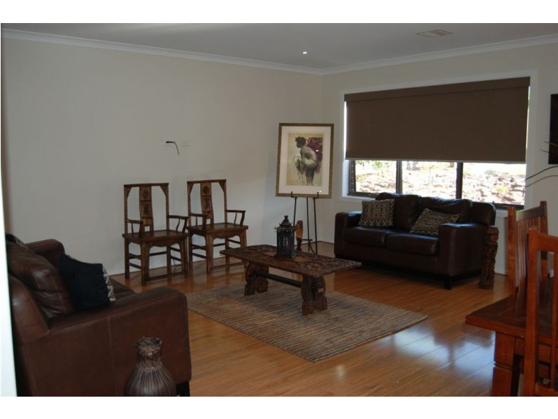 39 Elmwood Crescent, Glen Waverley VIC 3150