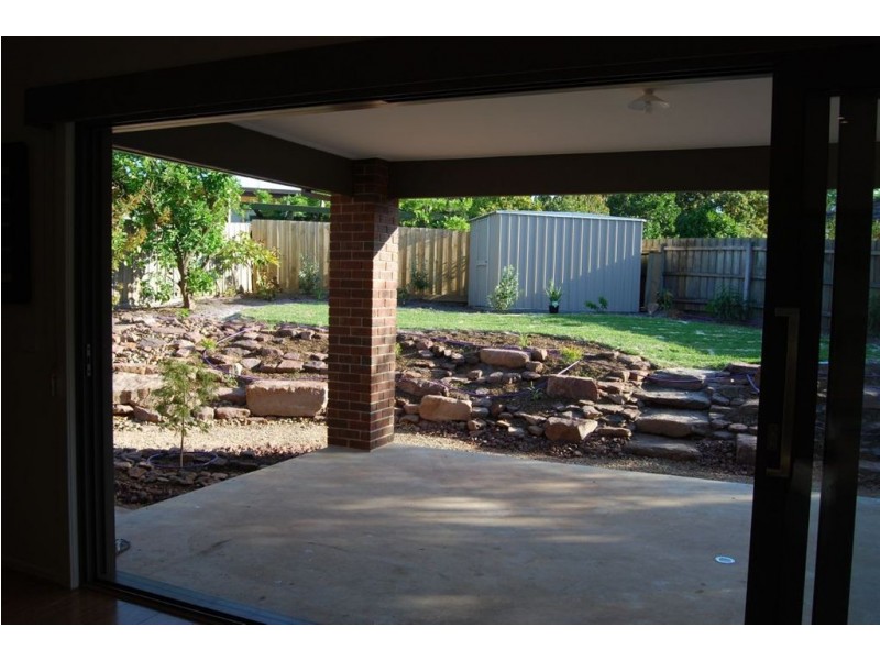 39 Elmwood Crescent, Glen Waverley VIC 3150