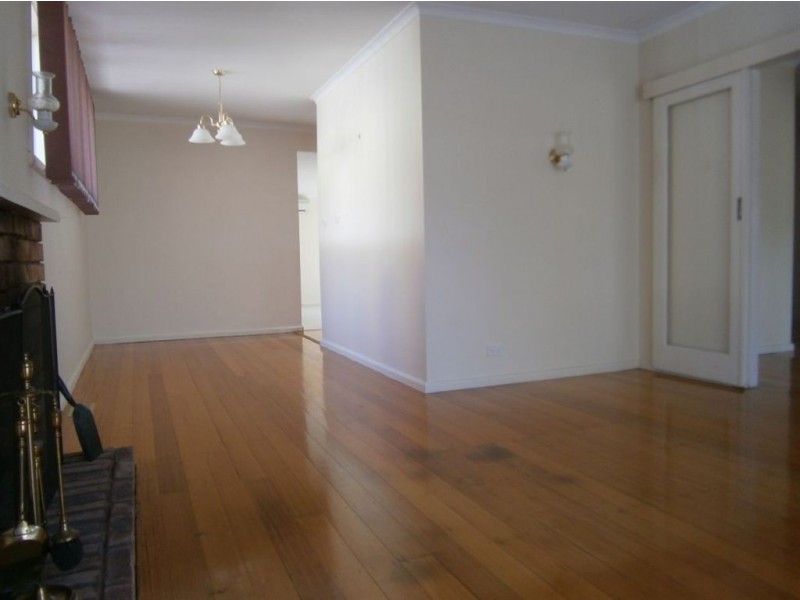 16 Simpson Drive, Mount Waverley VIC 3149