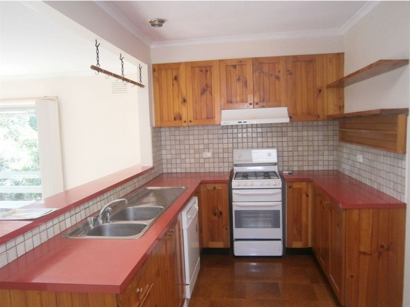 16 Simpson Drive, Mount Waverley VIC 3149