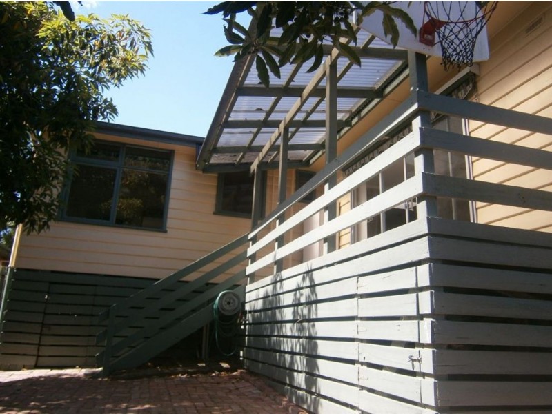 16 Simpson Drive, Mount Waverley VIC 3149