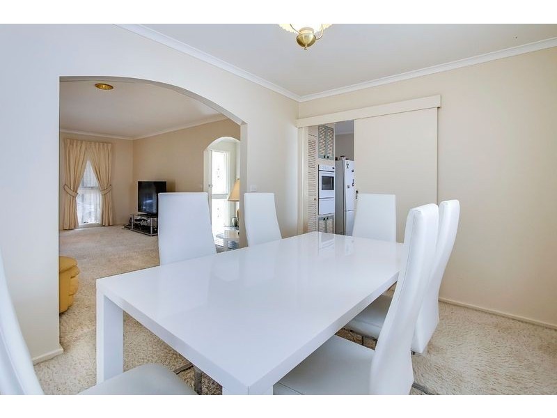 22 Grovelands Drive, Mulgrave VIC 3170