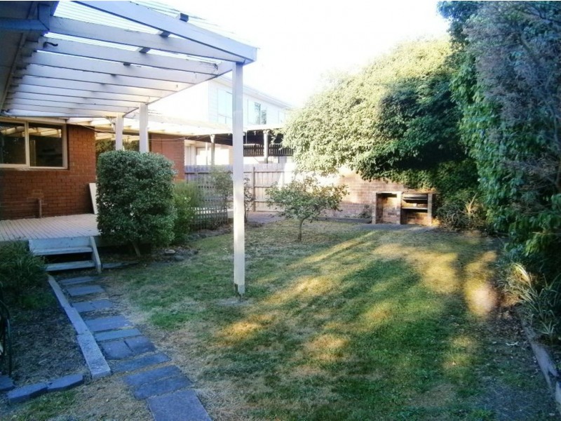 19 Gaynor Crescent, Glen Waverley VIC 3150