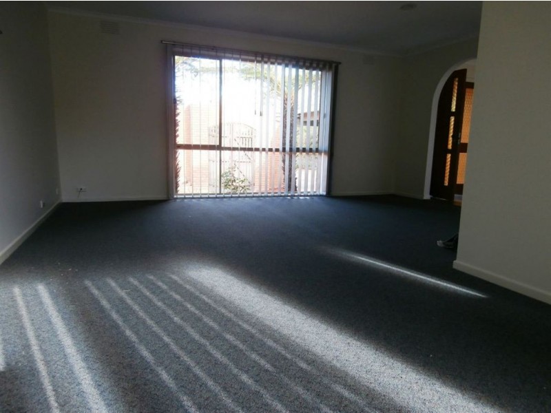 2 Cairn Grove, Glen Waverley VIC 3150