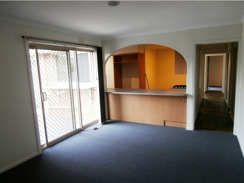 2 Cairn Grove, Glen Waverley VIC 3150