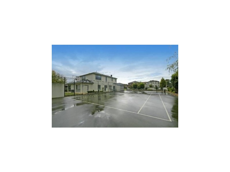 2 Latham Court, Glen Waverley VIC 3150