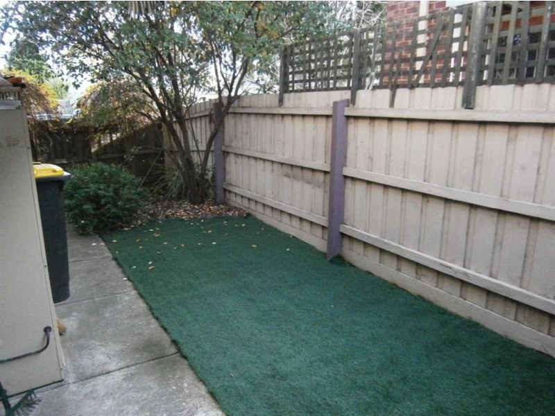 34 Kierens Way, Chadstone VIC 3148