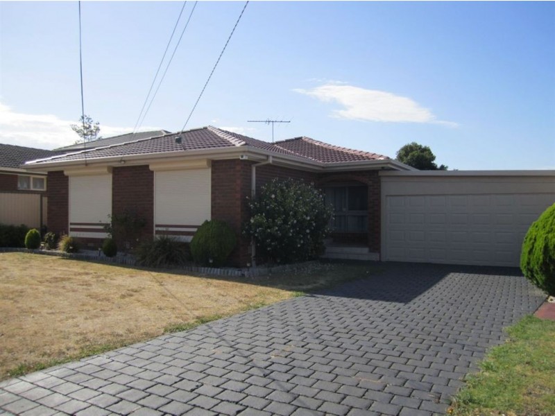 13 McKenry Place, Dandenong North VIC 3175
