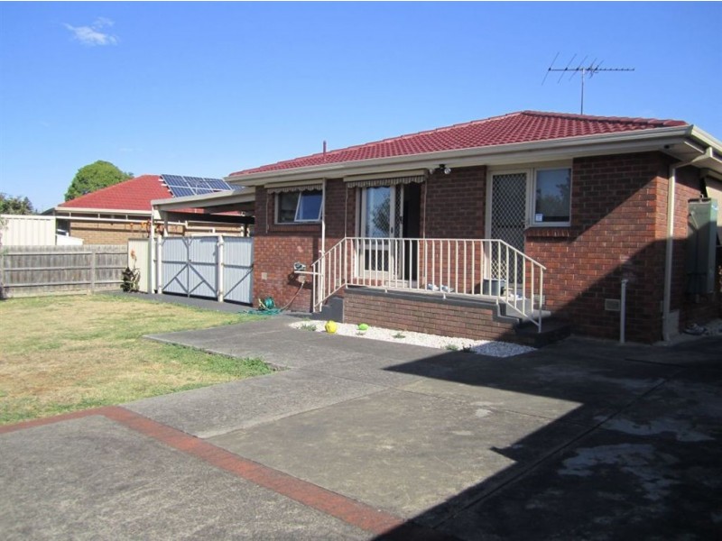 13 McKenry Place, Dandenong North VIC 3175
