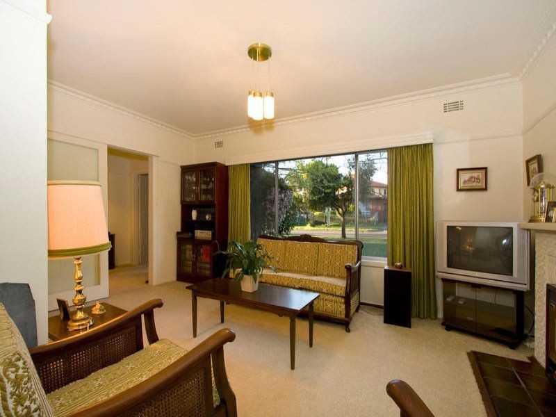 32 Lincoln Avenue, Glen Waverley VIC 3150