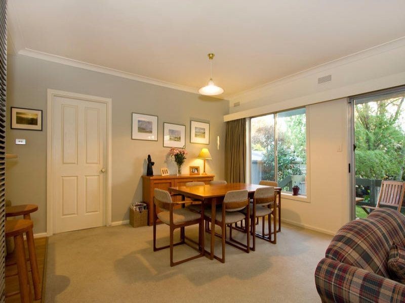 32 Lincoln Avenue, Glen Waverley VIC 3150