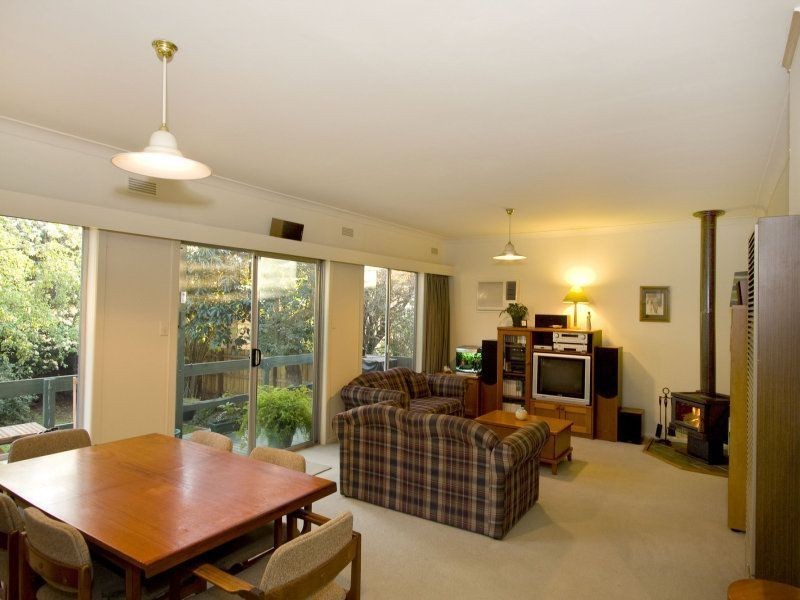 32 Lincoln Avenue, Glen Waverley VIC 3150