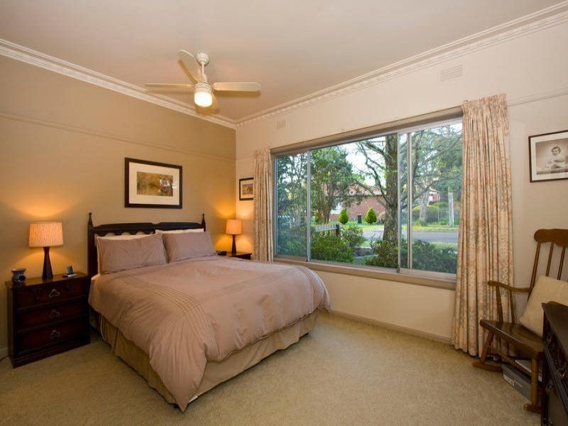 32 Lincoln Avenue, Glen Waverley VIC 3150