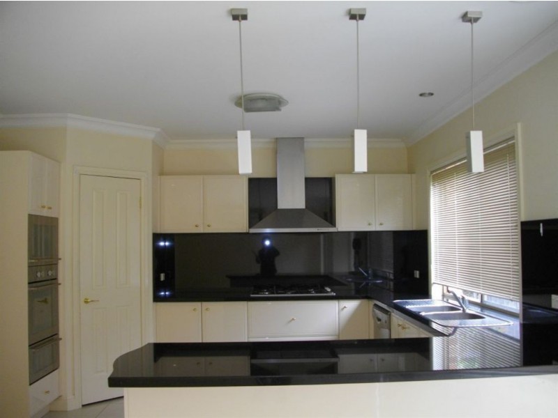 13 Montvale Mews, Mount Waverley VIC 3149