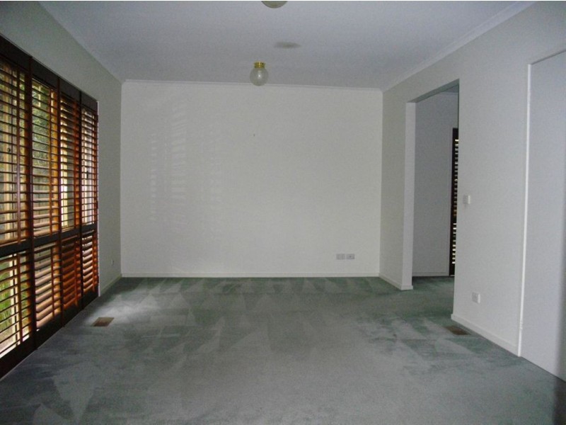 1/10 Chivers Avenue, Glen Waverley VIC 3150