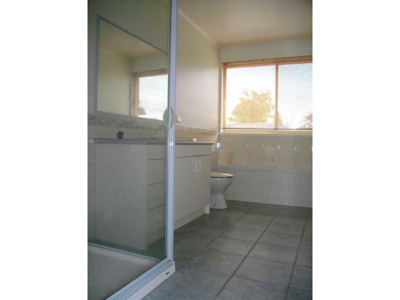 1/10 Chivers Avenue, Glen Waverley VIC 3150