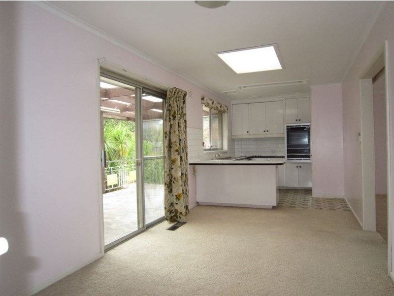 12 Albany Drive, Mulgrave VIC 3170