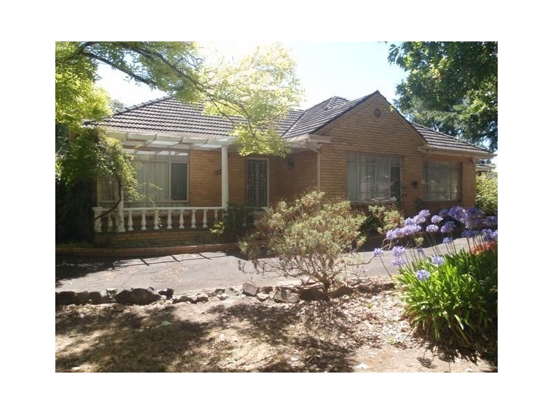 17 Virginia Street, Mount Waverley VIC 3149