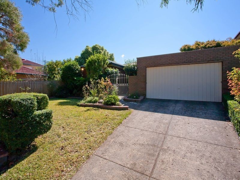 57 Mannering Drive, Glen Waverley VIC 3150
