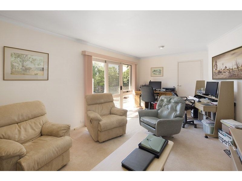 15 Ingleside Crescent, Glen Waverley VIC 3150