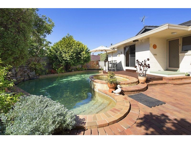 15 Ingleside Crescent, Glen Waverley VIC 3150