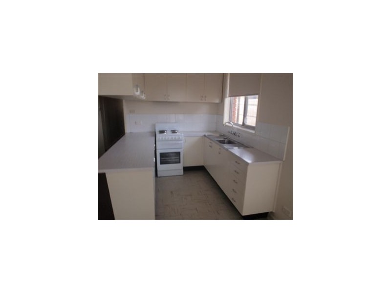 1/16 Koonalda Grove, Dandenong North VIC 3175