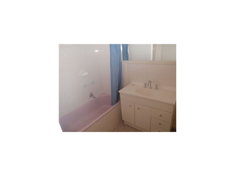 1/16 Koonalda Grove, Dandenong North VIC 3175