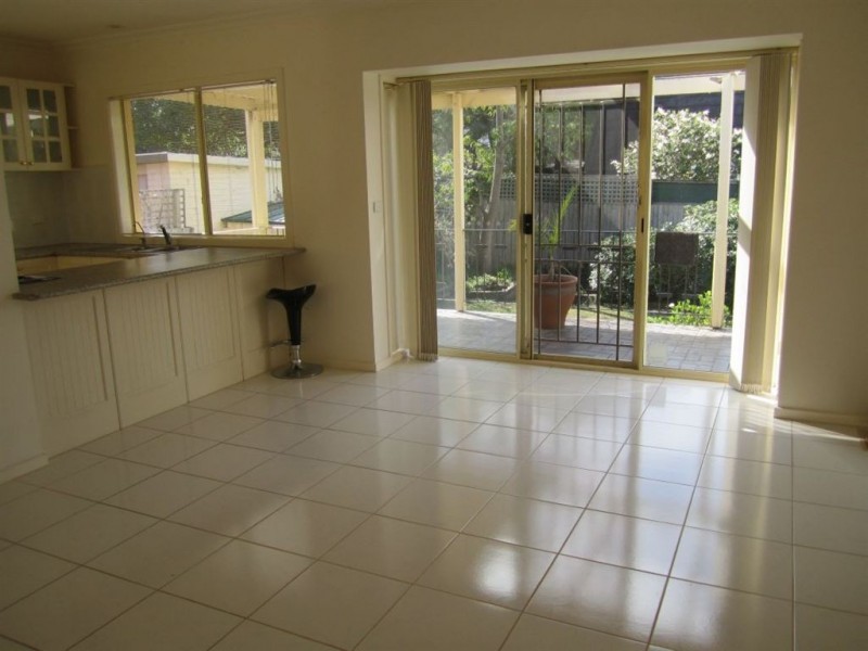 25 Snowden Drive, Glen Waverley VIC 3150