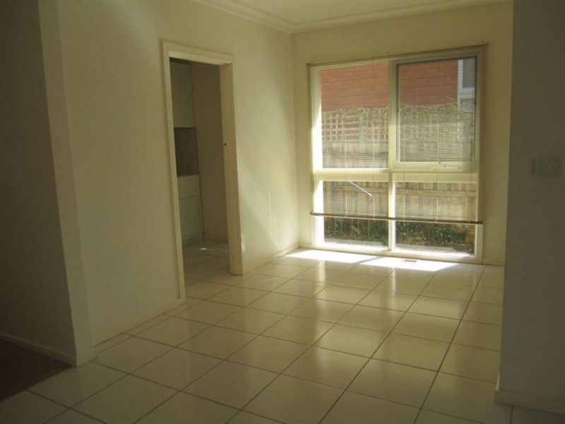 25 Snowden Drive, Glen Waverley VIC 3150