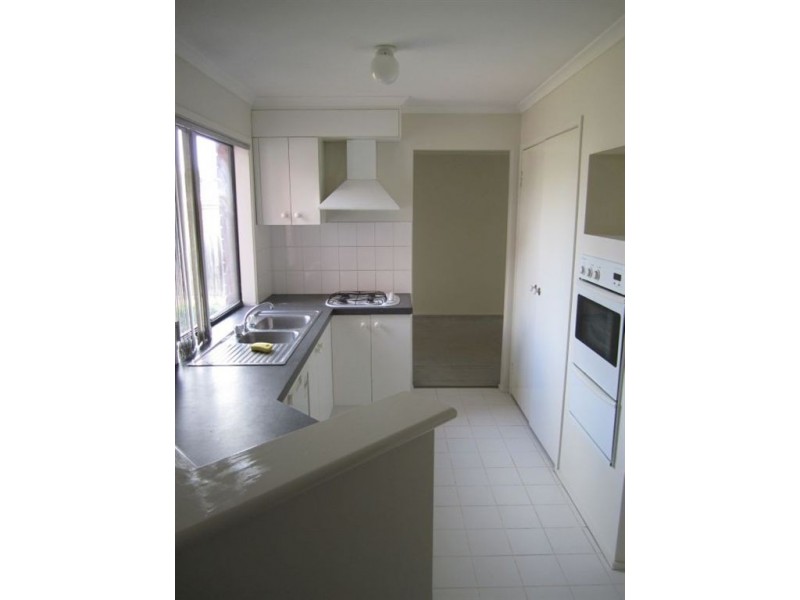 8 Baroda Avenue, Glen Waverley VIC 3150