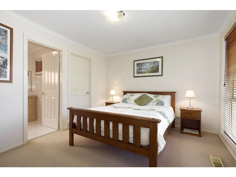 1/25 Parkhill Drive, Ashwood VIC 3147