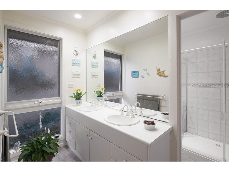 40 Madigan Drive, Glen Waverley VIC 3150