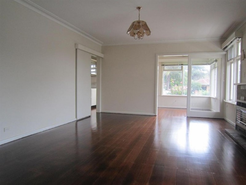 5 Hilltop Crescent, Burwood East VIC 3151