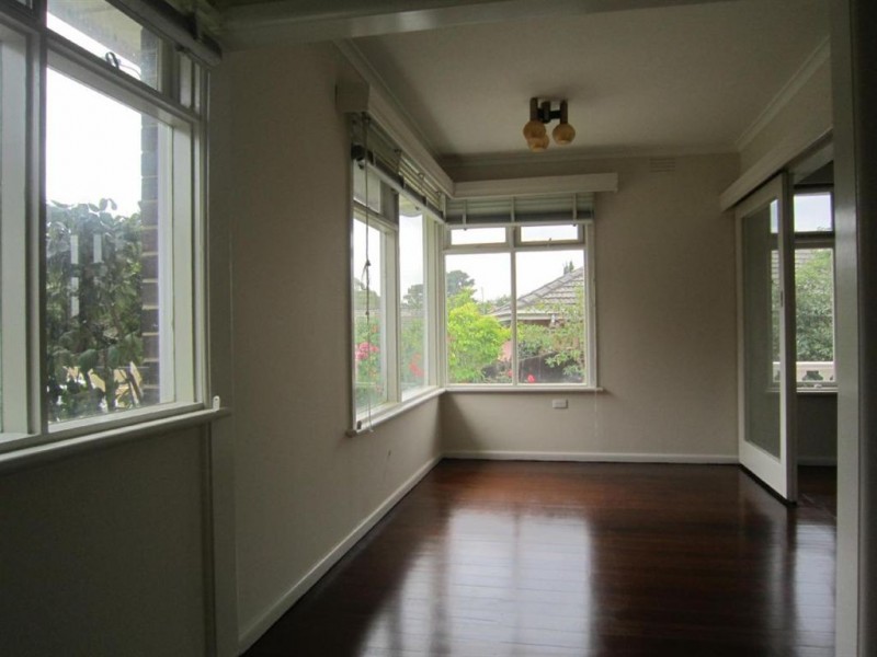 5 Hilltop Crescent, Burwood East VIC 3151