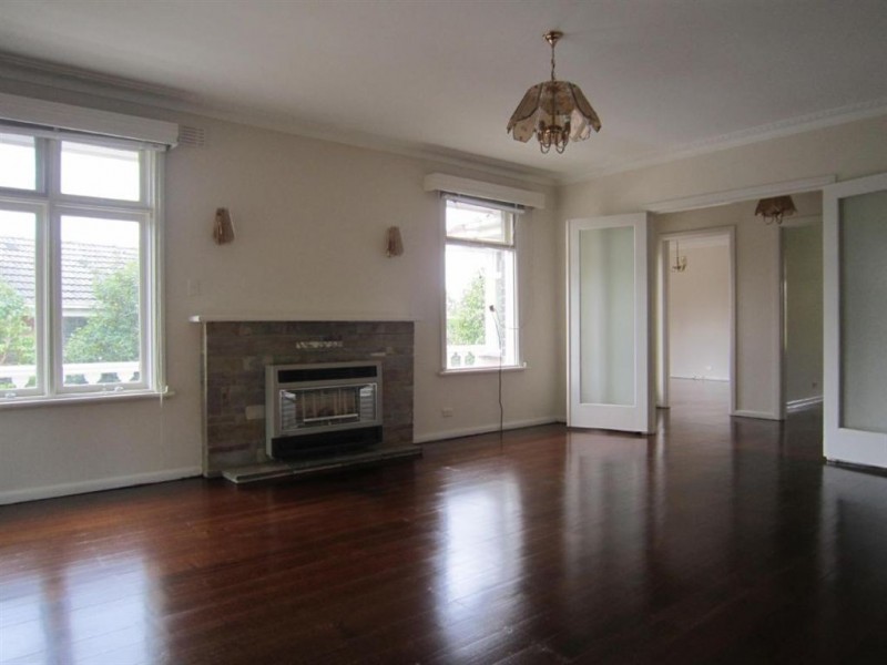 5 Hilltop Crescent, Burwood East VIC 3151