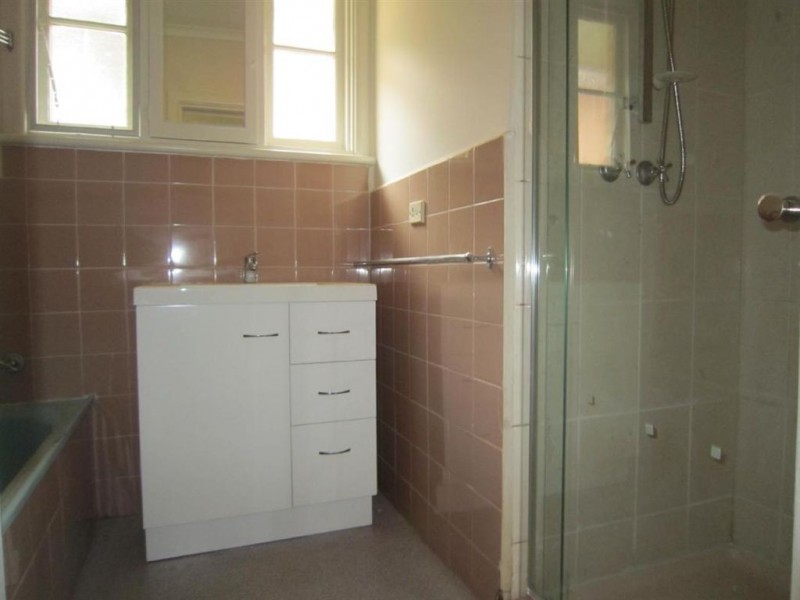 5 Hilltop Crescent, Burwood East VIC 3151