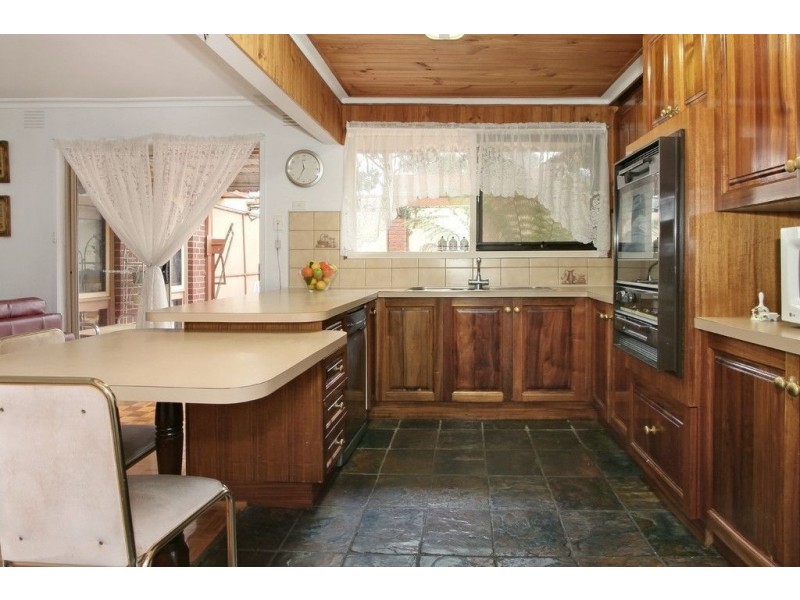 21 Minerva Crescent, Vermont South VIC 3133