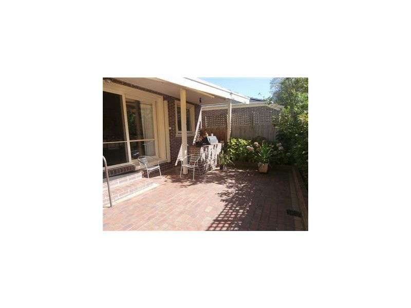 2/51 Summit Crescent, Glen Waverley VIC 3150