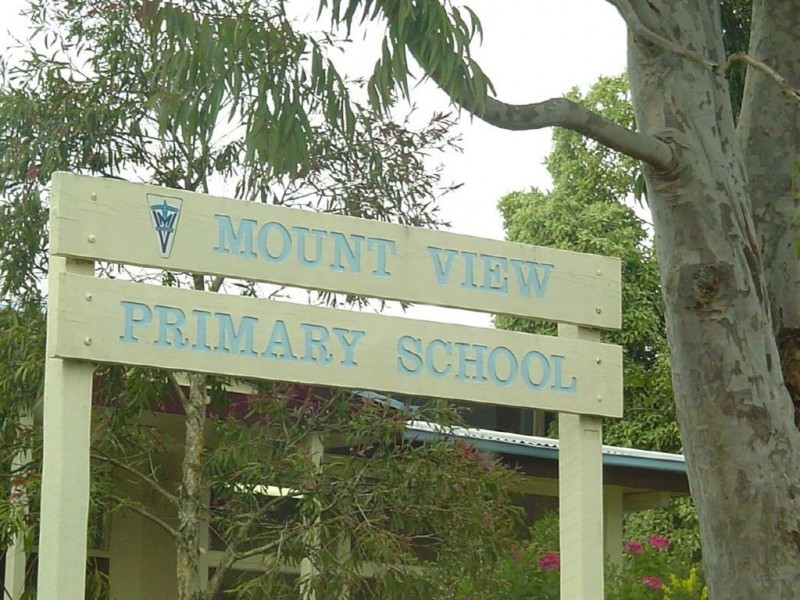 9 Newton Grove, Glen Waverley VIC 3150