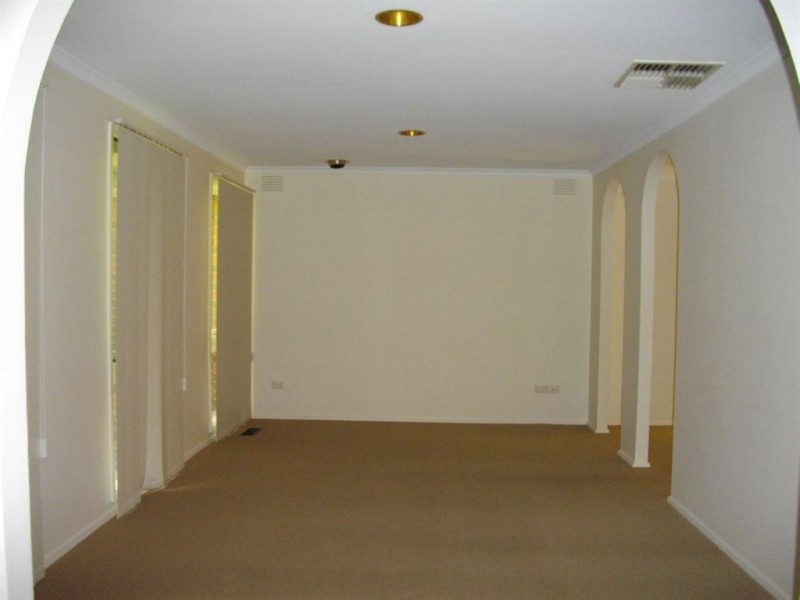 877 Waverley Road, Glen Waverley VIC 3150