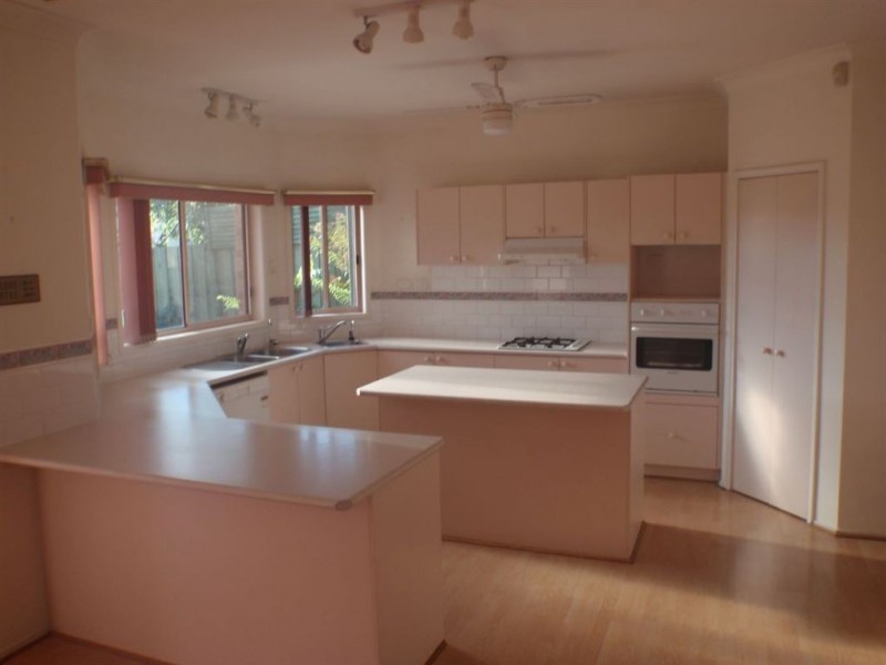 9 Sara Drive, Wheelers Hill VIC 3150