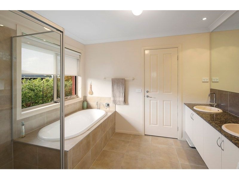 38 Camville Road, Mulgrave VIC 3170